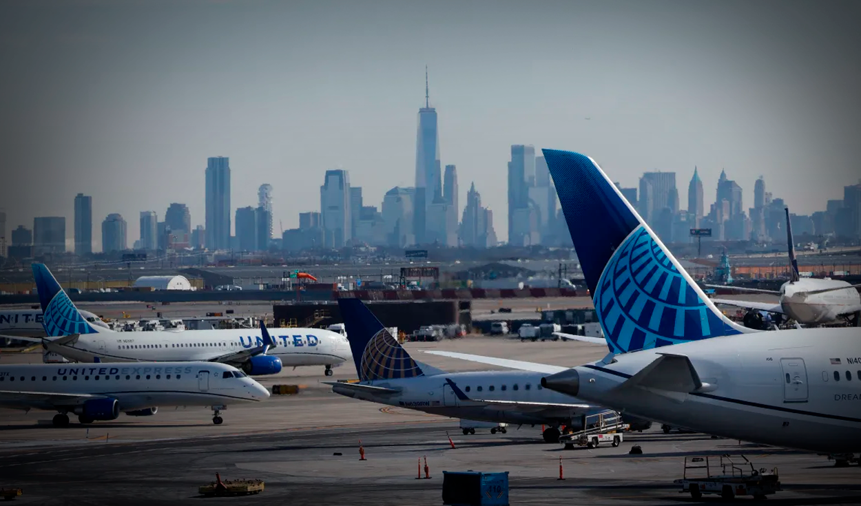 United Airlines cuts 10% of Newark flights due to air traffic control challenges