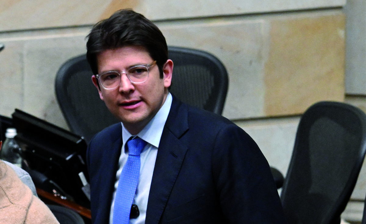 Colombian candidate to presidency shot in Bogota