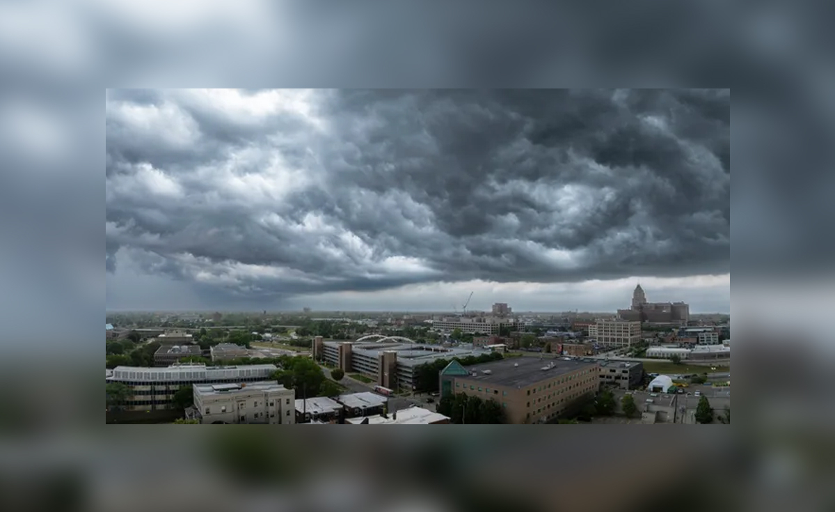 Thunderstorm warning confirmed is moving through Michigan and Ohio